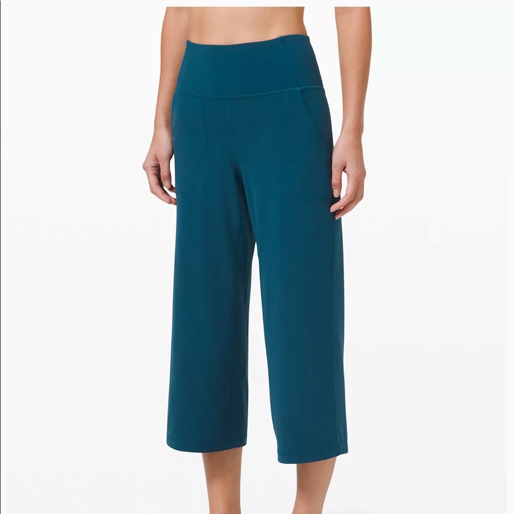 Lululemon Align™ Wide Leg Super-High-Rise size 0 Crop 23"